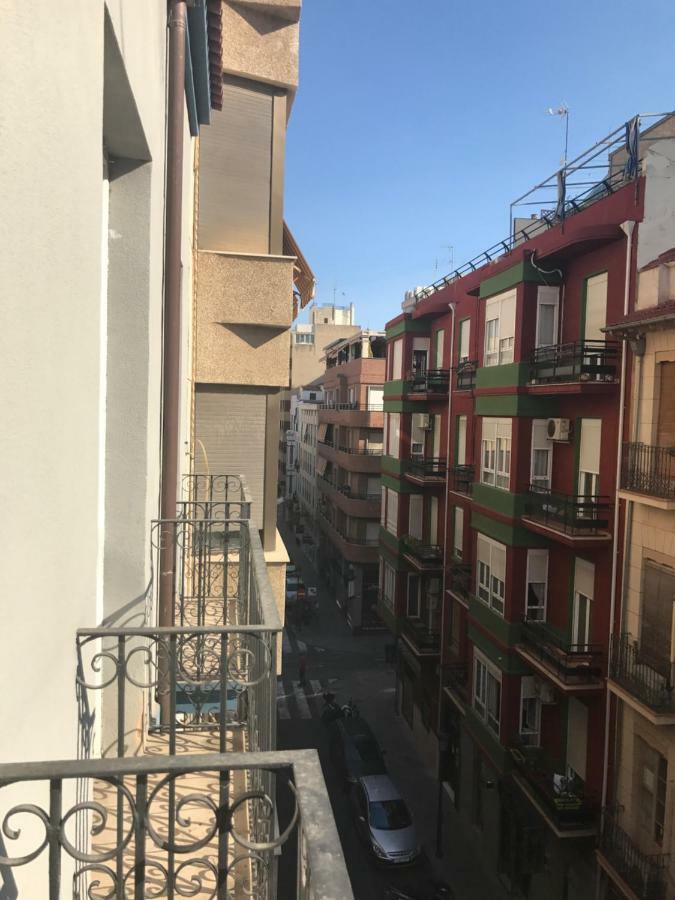 Ferienwohnung Im Zentrum Alicante Exteriör bild