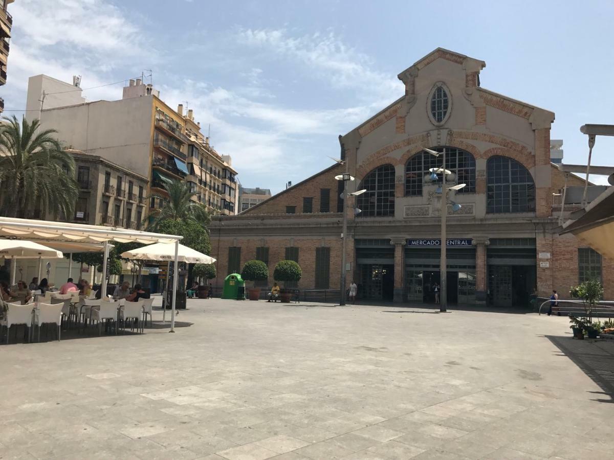 Ferienwohnung Im Zentrum Alicante Exteriör bild
