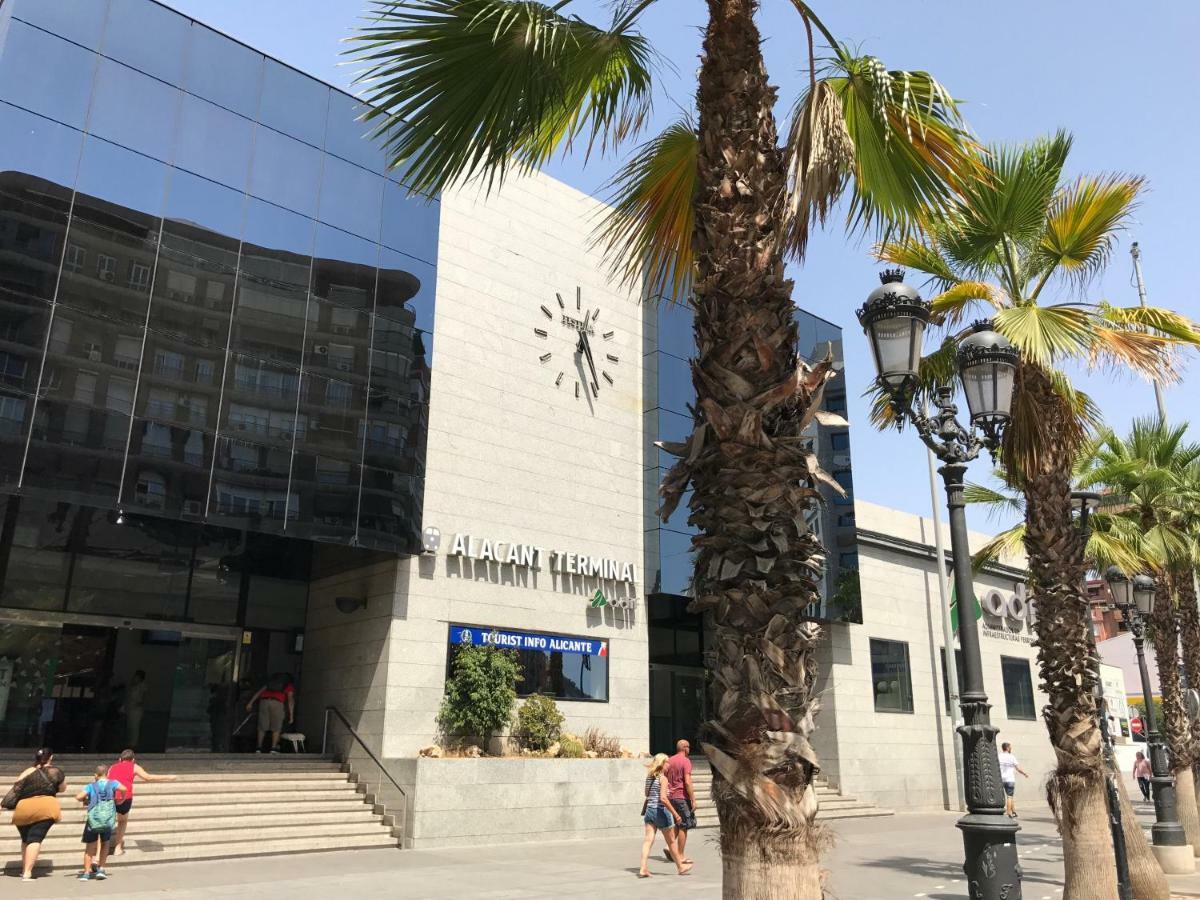 Ferienwohnung Im Zentrum Alicante Exteriör bild