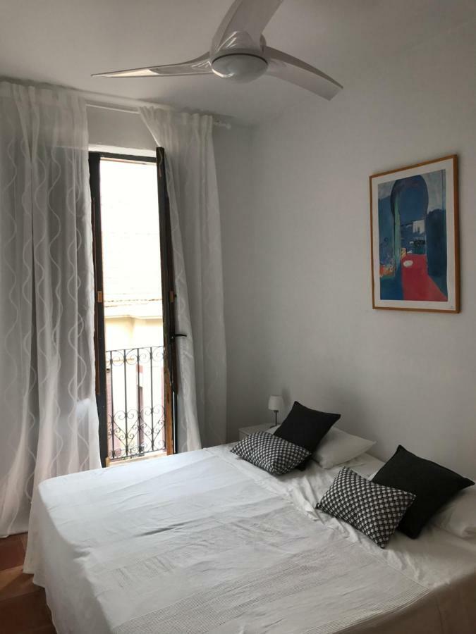 Ferienwohnung Im Zentrum Alicante Exteriör bild