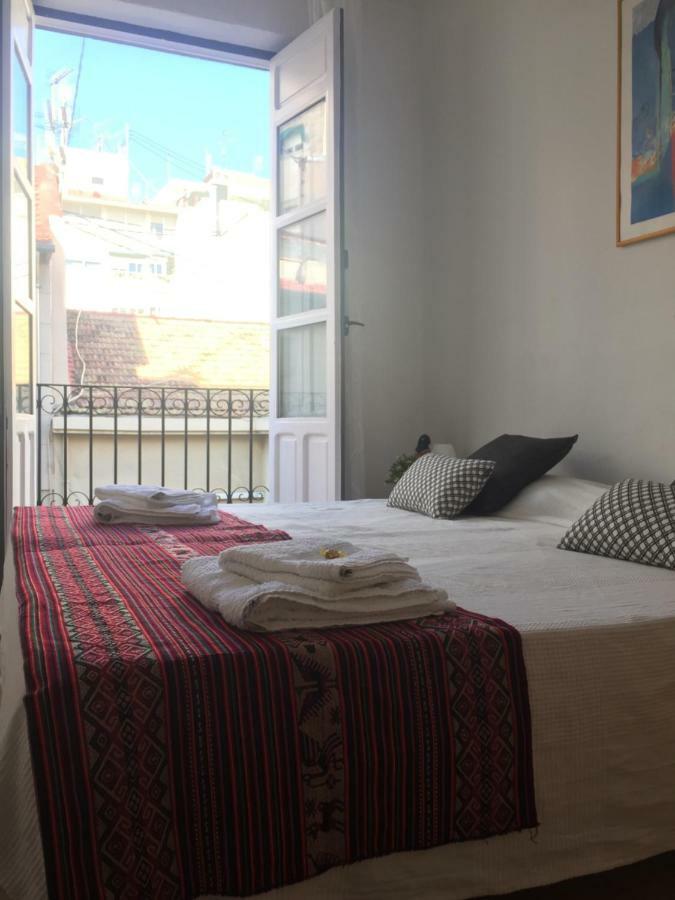 Ferienwohnung Im Zentrum Alicante Exteriör bild